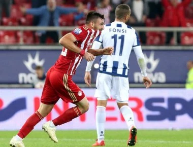 «Λύτρωση» στο 90ο λεπτό για τον Ολυμπιακό - Νίκησε με 1-0 τον Απόλλωνα με γκολ του Μάνου